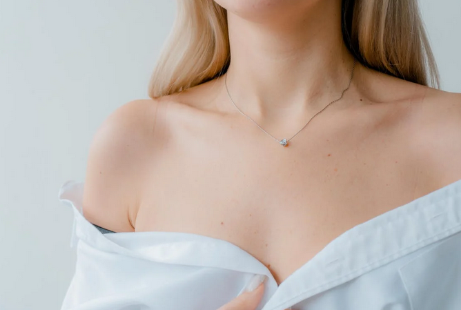 subtle necklace